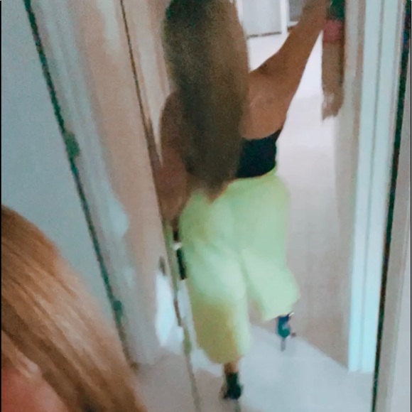 Very stylish capris!! - Picture 6 of 6